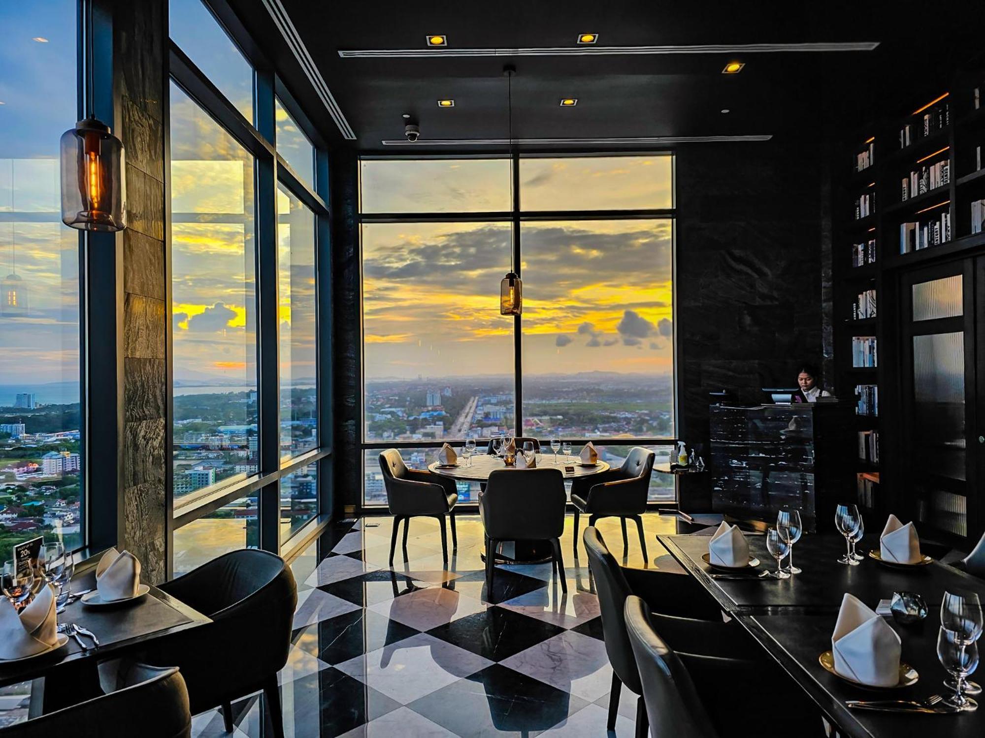 Holiday Inn & Suites Rayong City Centre By Ihg Dış mekan fotoğraf