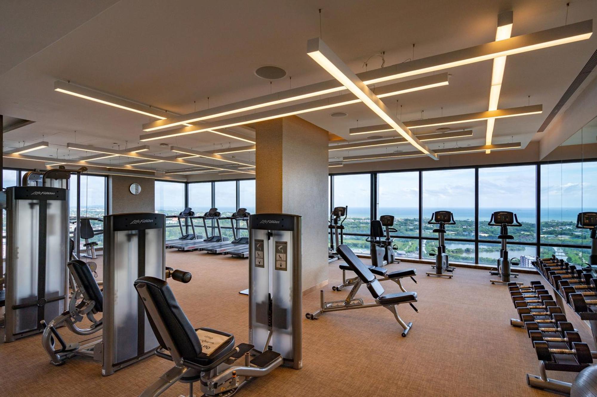 Holiday Inn & Suites Rayong City Centre By Ihg Dış mekan fotoğraf