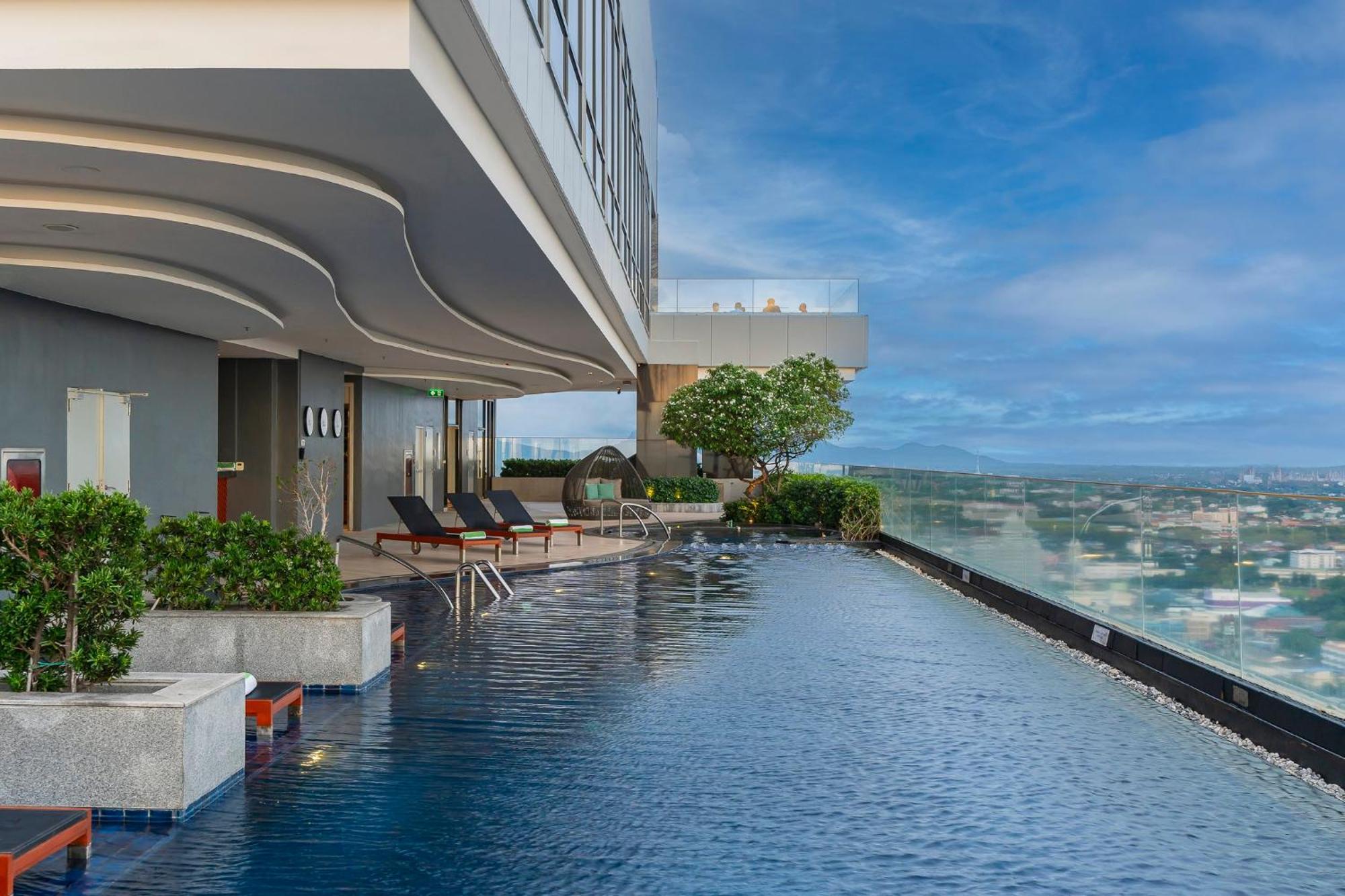 Holiday Inn & Suites Rayong City Centre By Ihg Dış mekan fotoğraf