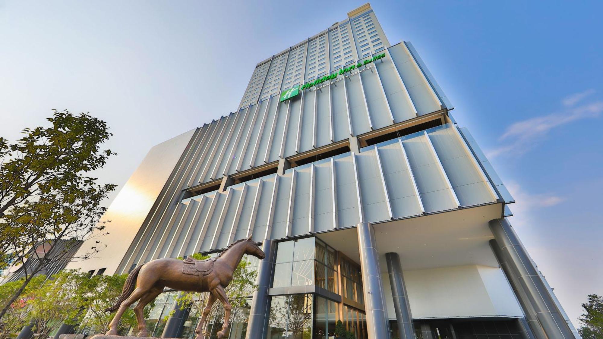 Holiday Inn & Suites Rayong City Centre By Ihg Dış mekan fotoğraf